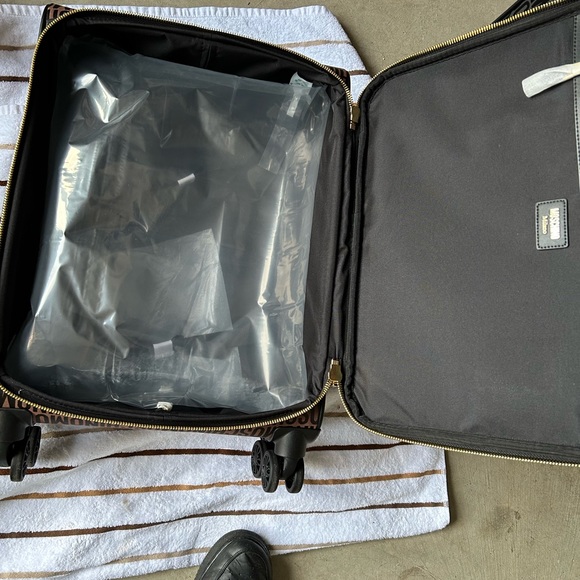 Moschino 18 Inch Logo Spinner Swuitcases each sold separately 500each or 900both - Picture 8 of 10